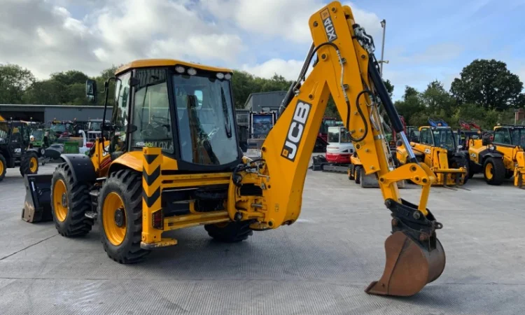 JCB 4CX Site Master 2021 р - фото № 5