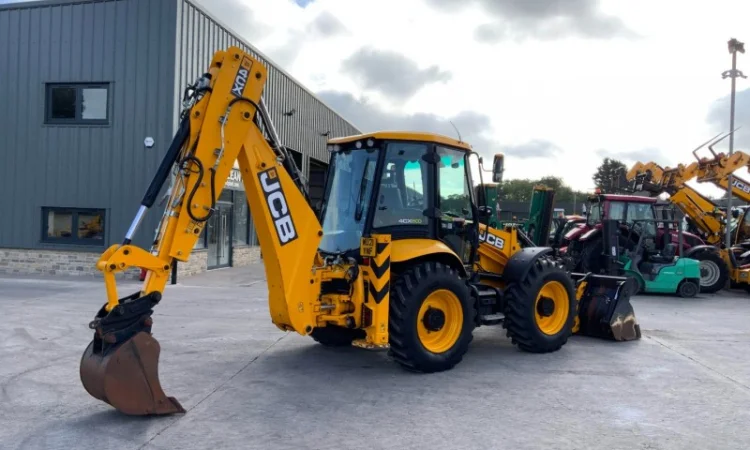 JCB 4CX Site Master 2021 р - фото № 6
