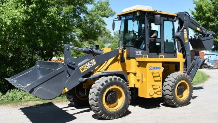 Экскаватор - погрузчик XCMG - фото № 1