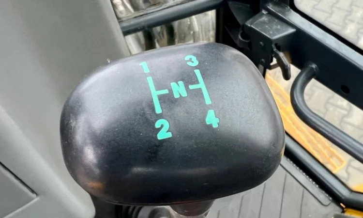 Екскаватор - навантажувач Volvo BL 71 - 2004 рік - фото № 14