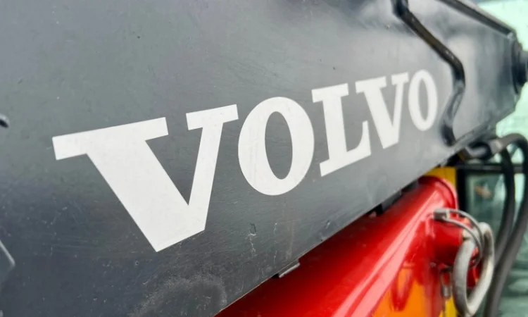 Екскаватор - навантажувач Volvo BL 71 - 2004 рік - фото № 9