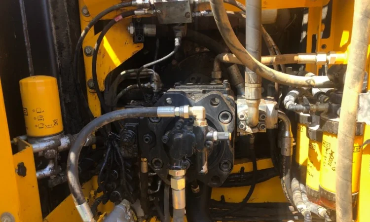 Гусеничный экскаватор JCB JS220LC На складе в Киеве - фото № 12