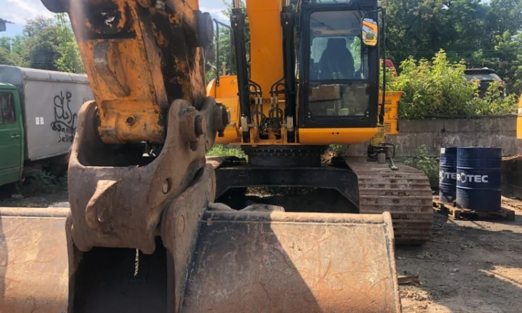 Гусеничный экскаватор JCB JS220LC На складе в Киеве - фото № 2