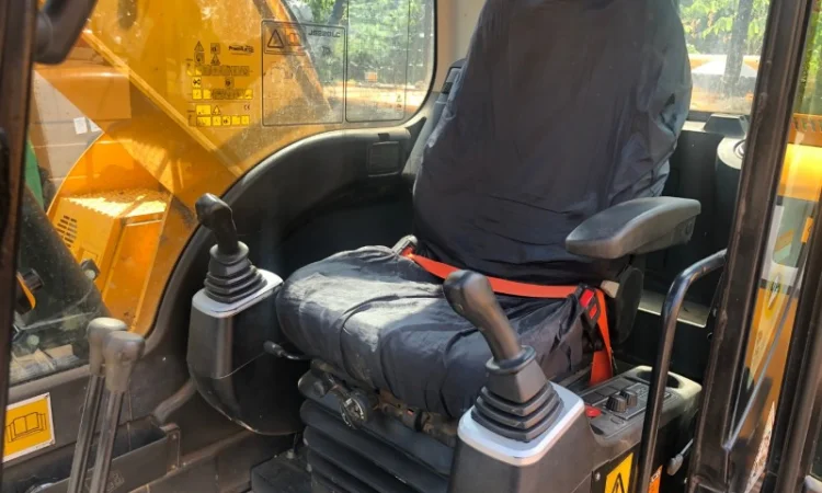 Гусеничный экскаватор JCB JS220LC На складе в Киеве - фото № 9