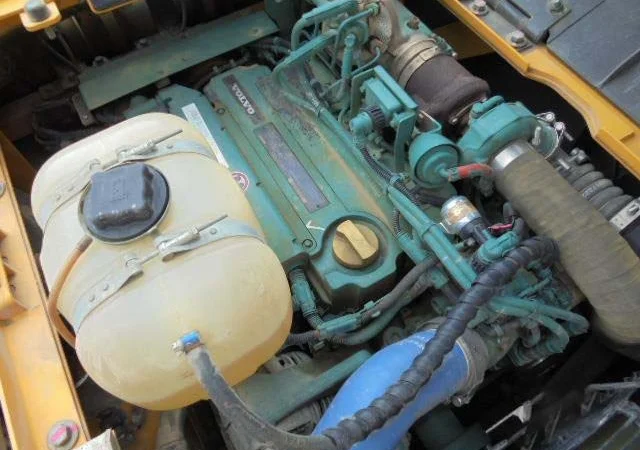 Гусеничный экскаватор Volvo EC 140 DL - фото № 10