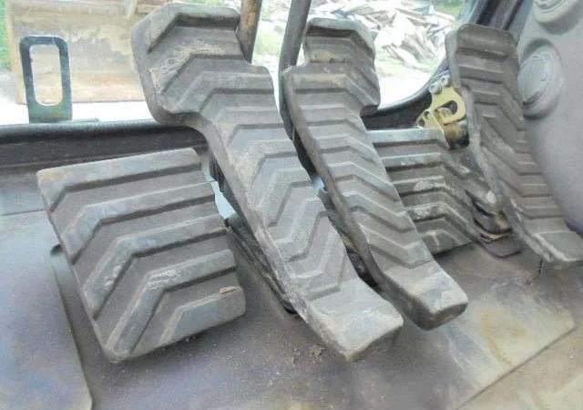 Гусеничный экскаватор Volvo EC 140 DL - фото № 7