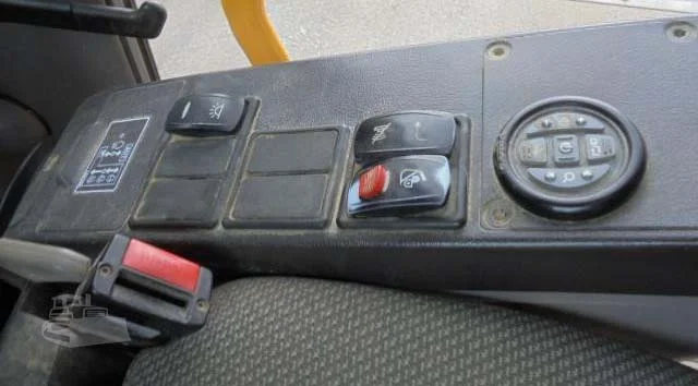 Гусеничный экскаватор Volvo EC 140 DL - фото № 4