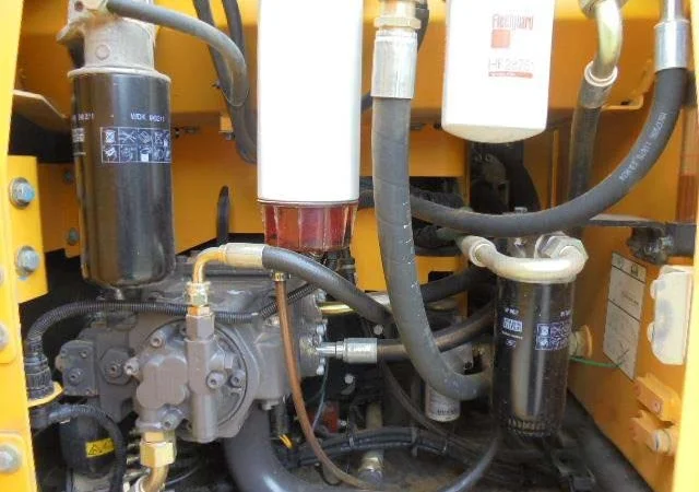 Гусеничный экскаватор Volvo EC 140 DL - фото № 14