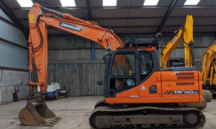 Гусеничный экскаватор Doosan DX 140 LC - фото № 1