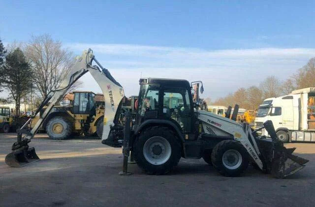 Экскаватор-погрузчик Terex TLB890PS - фото № 15
