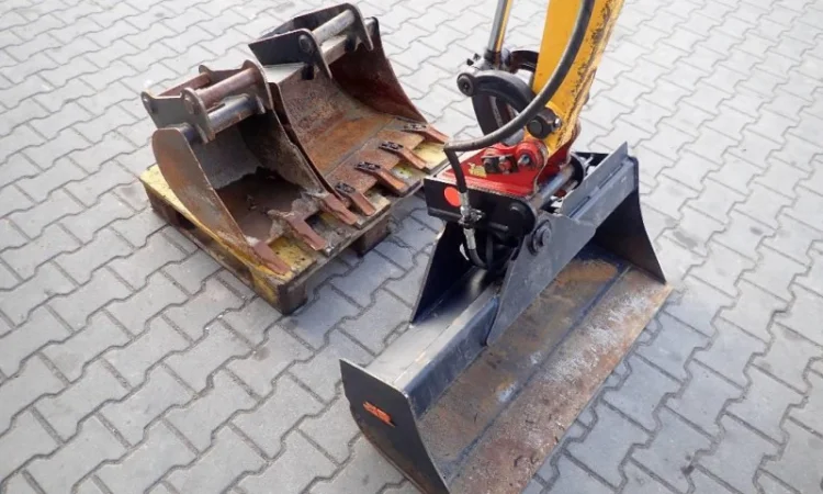 Мини экскаватор JCB 8018 CTS - фото № 8