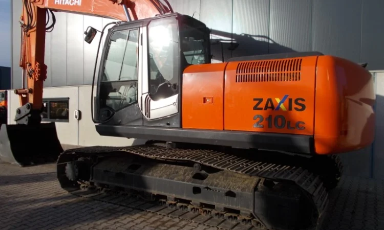 Hitachi ZX210LC-3 экскаватор на гусеничном ходу - фото № 1