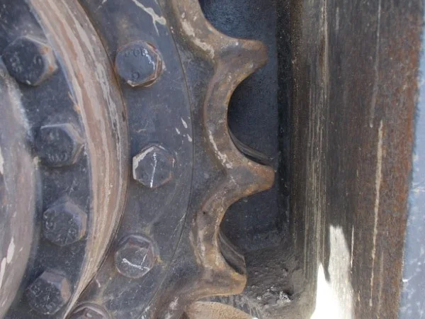 Hitachi ZX210LC-3 экскаватор на гусеничном ходу - фото № 8