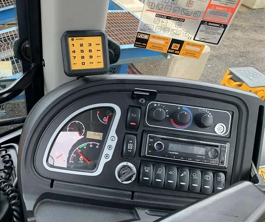 Экскаватор-погрузчик JCB 3CX Contractor - фото № 8