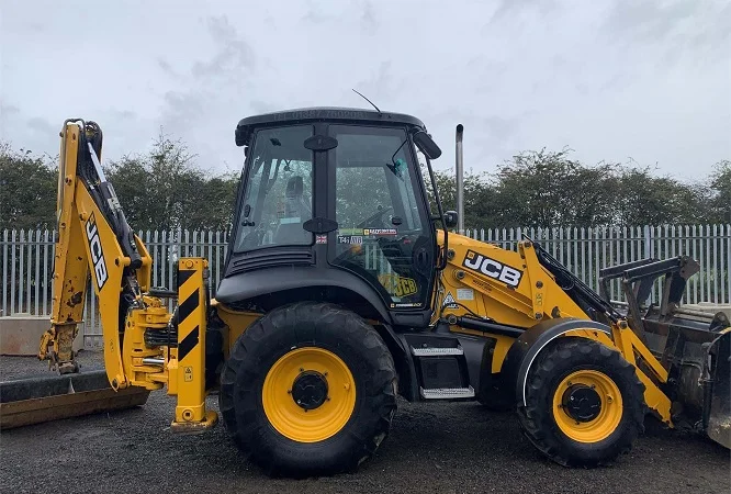 Экскаватор-погрузчик JCB 3CX Contractor - фото № 4
