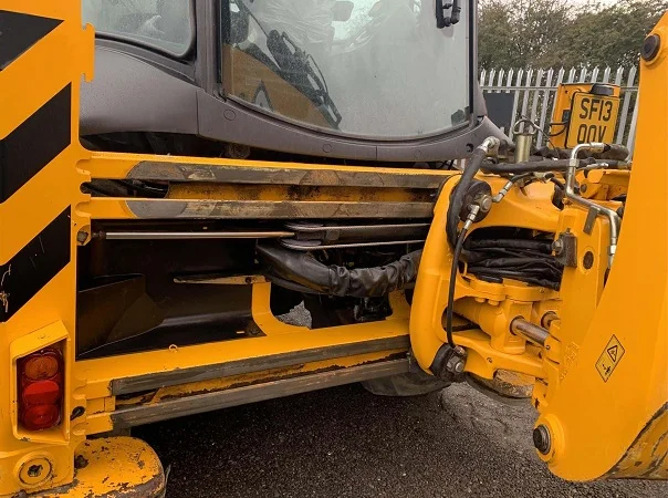 Экскаватор-погрузчик JCB 3CX Contractor - фото № 15