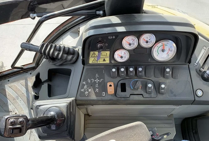 Экскаватор-погрузчик Caterpillar 434 - фото № 6