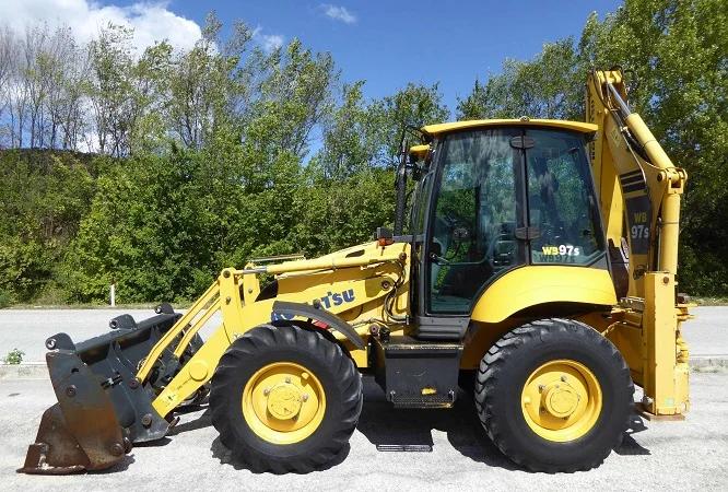 Экскаватор-погрузчик Komatsu WB 97 S - фото № 1
