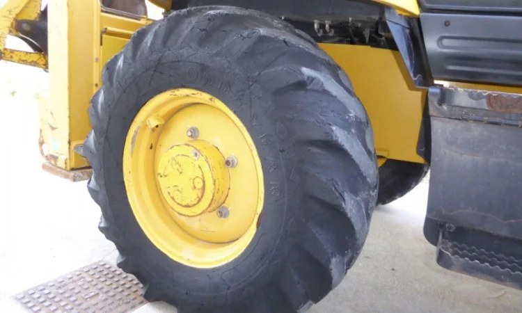 Экскаватор-погрузчик Komatsu WB 97 S - фото № 10