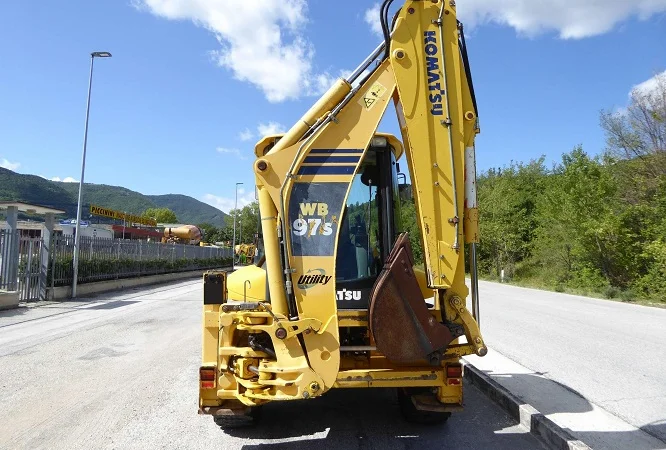 Экскаватор-погрузчик Komatsu WB 97 S - фото № 17