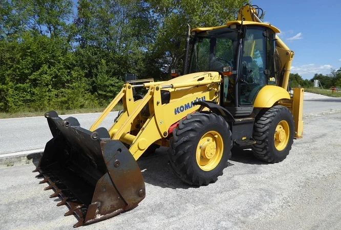 Экскаватор-погрузчик Komatsu WB 97 S - фото № 16
