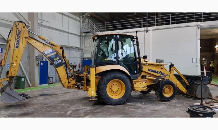 Экскаватор-погрузчик Komatsu WB93R-5EO - фото № 1
