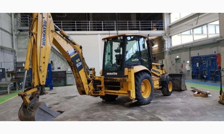 Экскаватор-погрузчик Komatsu WB93R-5EO - фото № 3