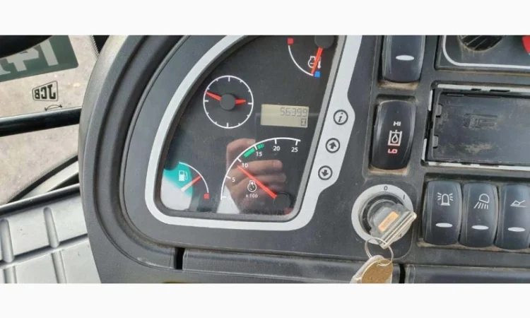 Экскаватор-погрузчик JCB 3CX. Киев - фото № 12