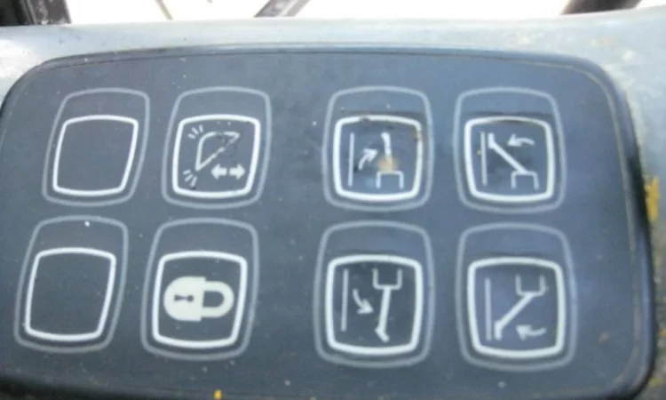 Колесный экскаватор JCB JS 130 W - фото № 2