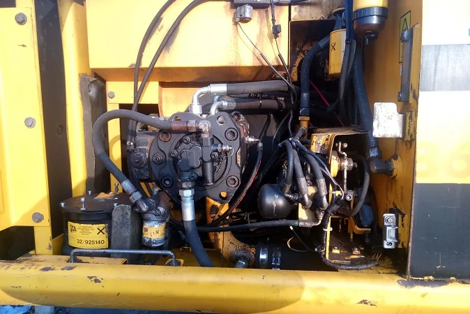 Гусеничный экскаватор JCB JS220 LC. Киев - фото № 6