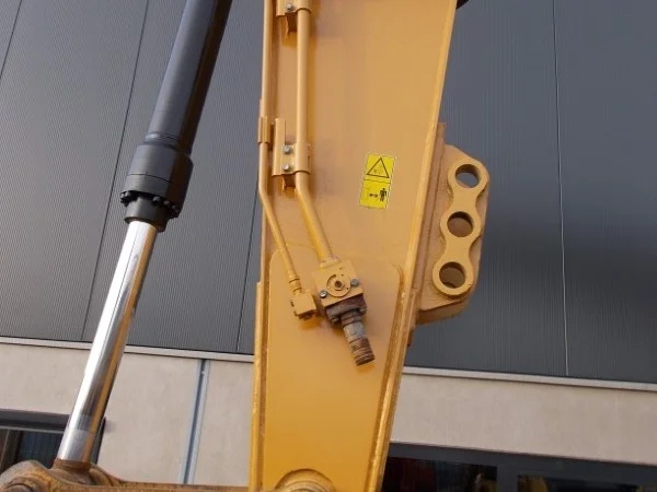 Гусеничный экскаватор Caterpillar 320EL - фото № 6