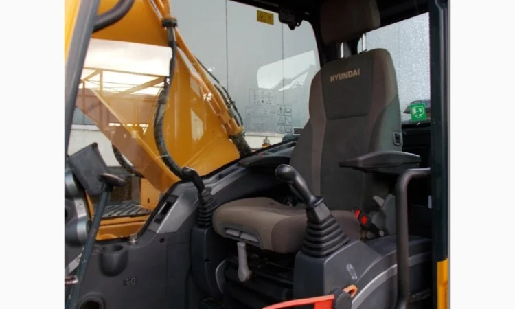 Гусеничный экскаватор Hyundai 210LC-9 - фото № 3