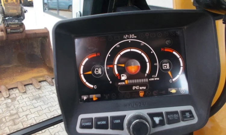 Гусеничный экскаватор Hyundai R220LC-9A - фото № 2