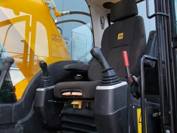 Гусеничный экскаватор JCB JS220LC - фото № 2