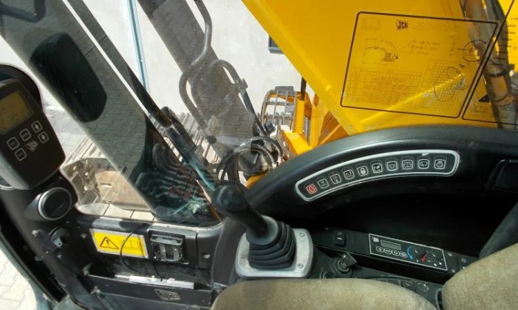 Гусеничный экскаватор JCB JS260LC - фото № 6