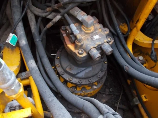 Экскаватор JCB JS200LC на гусеничном ходу - фото № 13