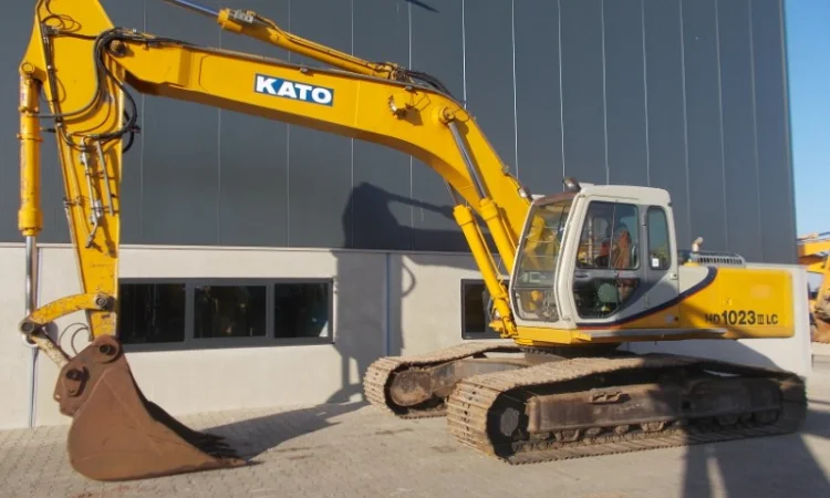 Экскаватор Kato HD1023 III LC на гусеничном ходу - фото № 1