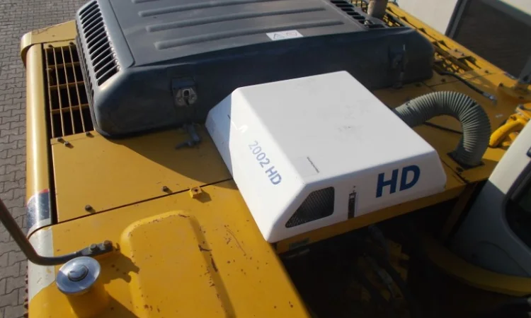 Экскаватор Kato HD1023 III LC на гусеничном ходу - фото № 12