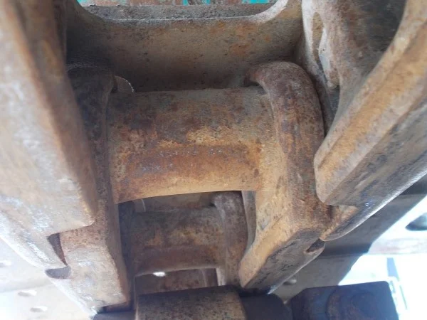 Экскаватор короткого радиуса Kobelco SK235SR на гусеничном ходу - фото № 2