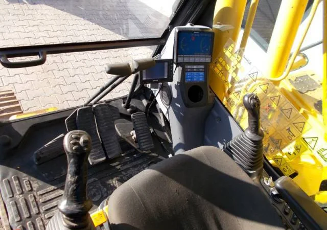 Гусеничный экскаватор Komatsu PC210LC-8 - фото № 4