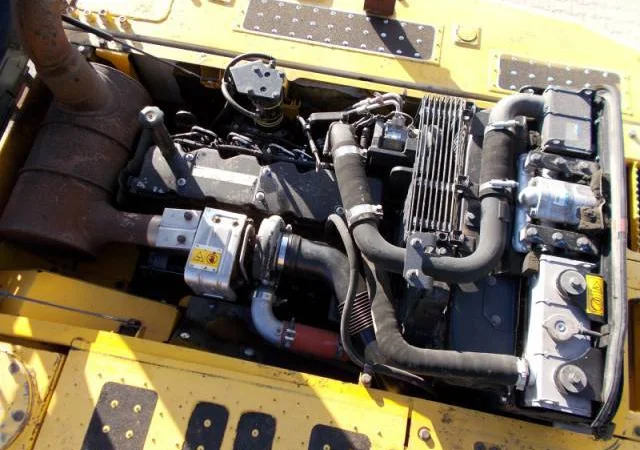 Гусеничный экскаватор Komatsu PC210LC-8 - фото № 6