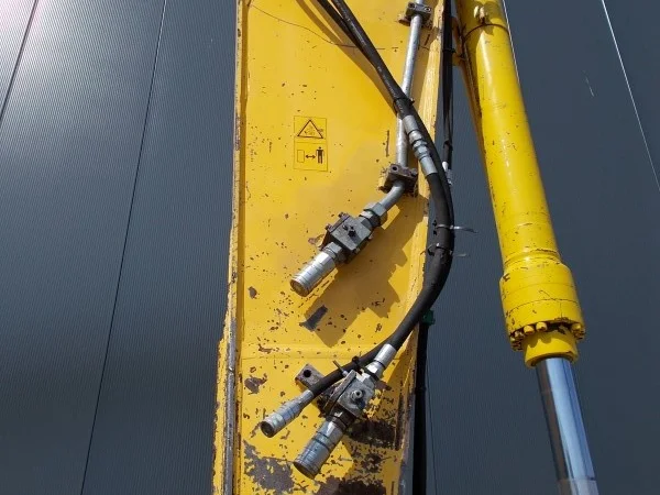 New Holland - экскаватор сверхмалого радиуса Kobelco E235BSR-2 - фото № 9