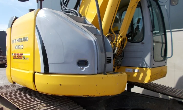 New Holland - экскаватор сверхмалого радиуса Kobelco E235BSR-2 - фото № 7