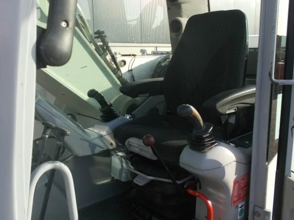 Экскаватор Atlas-Terex TC225LC на гусеничном ходу - фото № 3