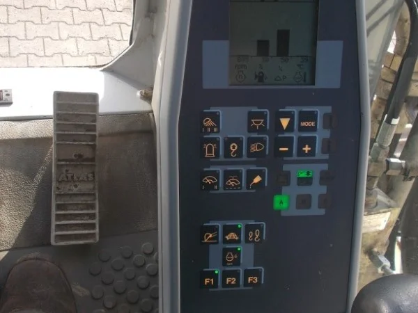 Экскаватор Atlas-Terex TC225LC на гусеничном ходу - фото № 4