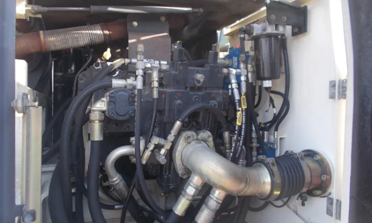 Экскаватор Atlas-Terex TC225LC на гусеничном ходу - фото № 7