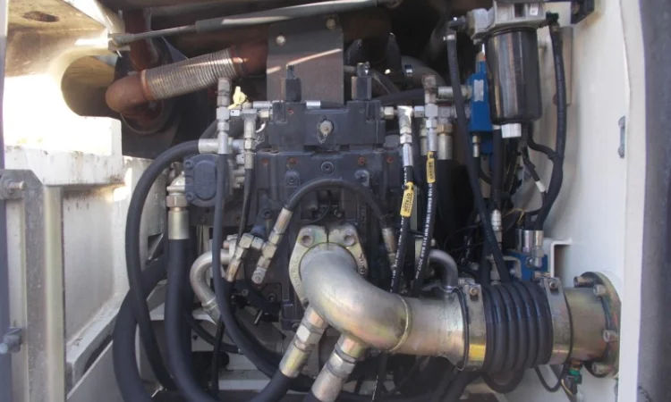 Экскаватор Atlas-Terex TC225LC на гусеничном ходу - фото № 8