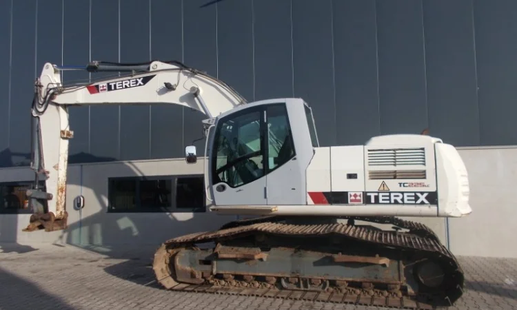 Экскаватор Atlas-Terex TC225LC на гусеничном ходу - фото № 9