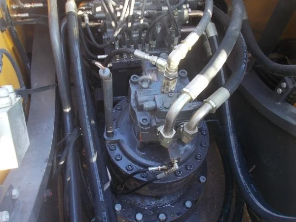 Гусеничный экскаватор Volvo EC300DL - фото № 10