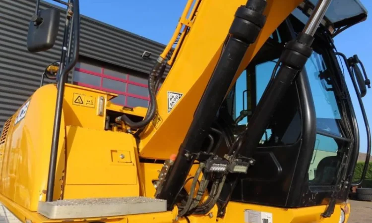 Колесный экскаватор JCB JS 145 W - фото № 11